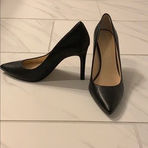Banana Republic black pumps